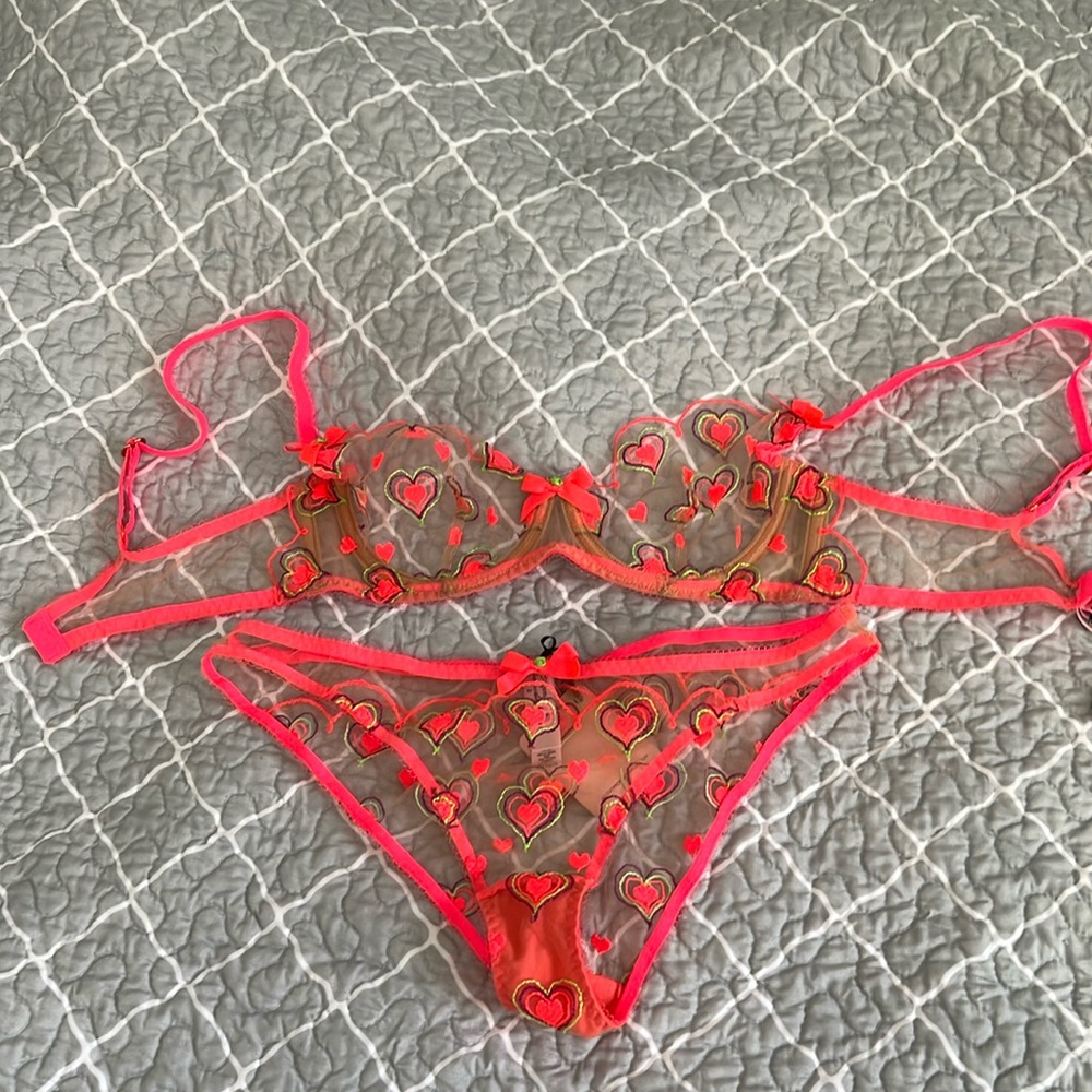 Agent Provocateur matching bra and panty set new with tags size 2 and 32b